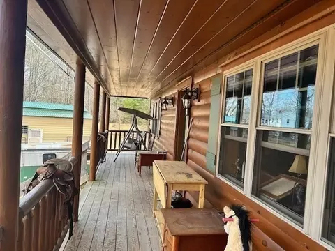 22 Carpenter Rd, Dudley, MA 01570