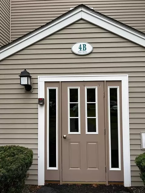 4 Marc Dr #4B6, Plymouth, MA 02360