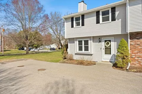 6 Robin Cir #1, Norton, MA 02766