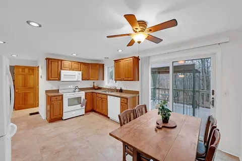 Kitchen - 32 Sibley Rd, Sutton, MA 01590 photo 1 of 1