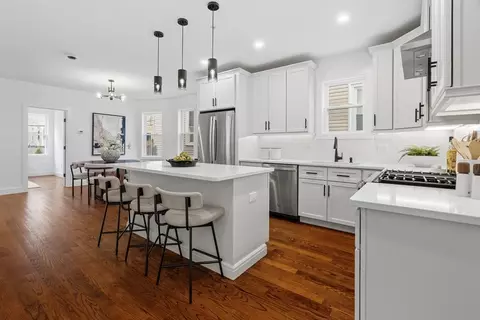 73 Romsey St #3, Boston, MA 02125