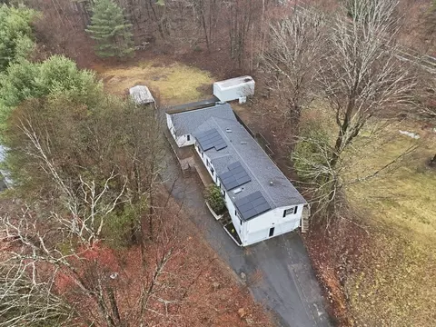 10 Gardner Falls Rd, Shelburne Falls, MA 01370