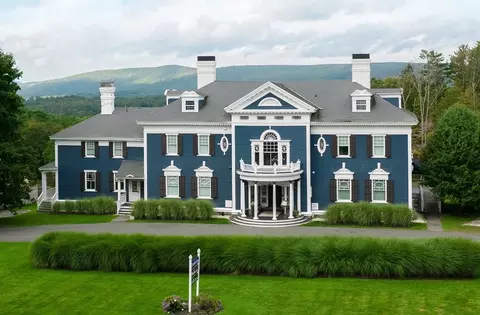2 Kemble, Lenox, MA 01240