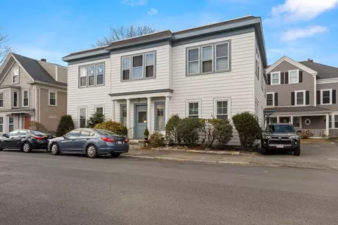 21 Thorndike St #4, Beverly, MA 01915