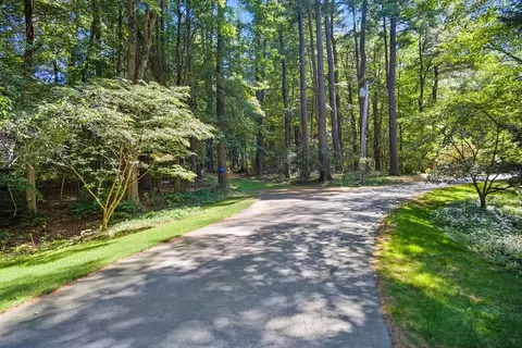 27 Pleasant St, West Newbury, MA 01985