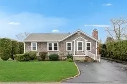 7 Rockland Ter, Dartmouth, MA 02748