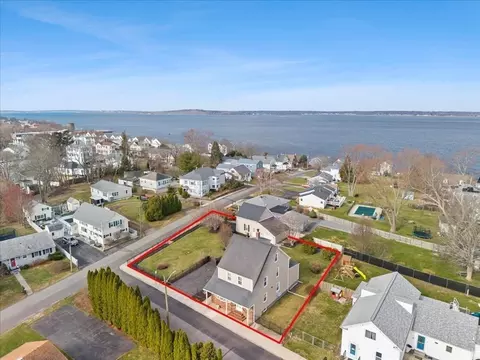 View/Area - 25 Winward St, Fall River, MA 02724 photo 2 of 2