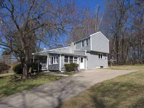 30 Taft Ave, Mendon, MA 01756 photo 2