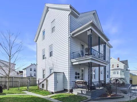 226 Haffards St, Fall River, MA 02723 photo 4