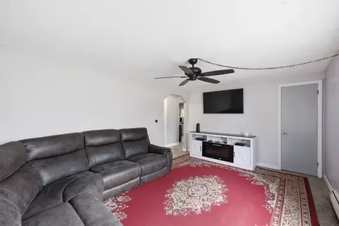 70 Warwick Rd, Chicopee, MA 01020 photo 13