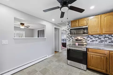 70 Warwick Rd, Chicopee, MA 01020 photo 5