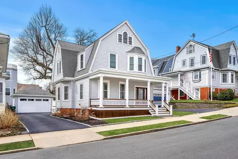 7 King St, Lynn, MA 01902