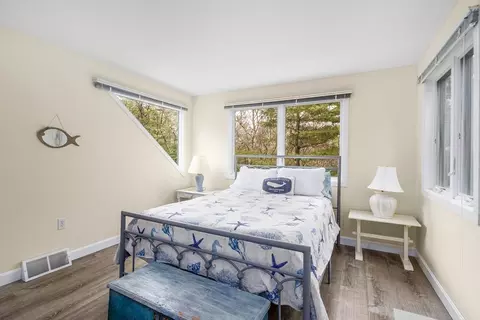 Bedroom - 303 Turtleback Rd, Marstons Mills, MA 02648 photo 4 of 5