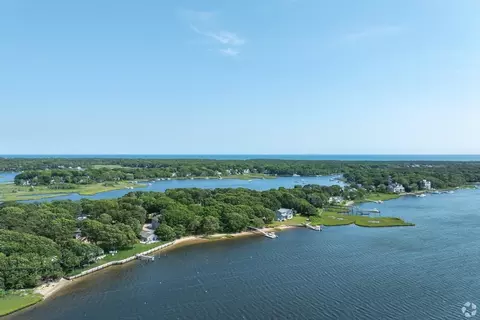 View/Area - 183 Monomoscoy Rd, Mashpee, MA 02649 photo 3 of 4