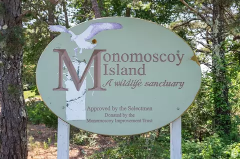 183 Monomoscoy Rd, Mashpee, MA 02649