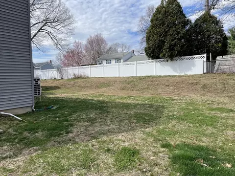 38 Driftwood Rd, Springfield, MA 01128 photo 24
