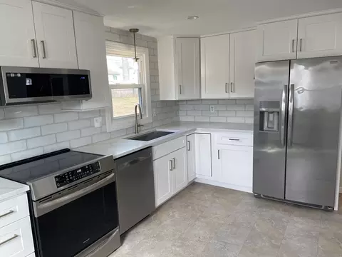 38 Driftwood Rd, Springfield, MA 01128 photo 5