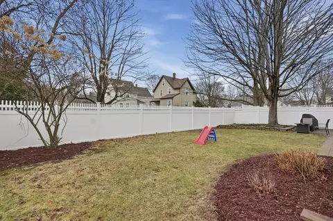 Exterior - 24 Minot St, Reading, MA 01867 photo 7 of 14
