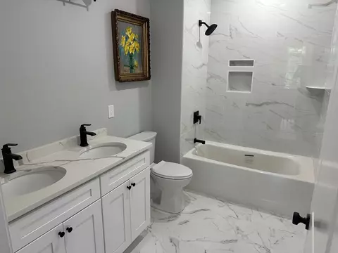 Bath - 44 Grandview Rd, Reading, MA 01867 photo 2 of 4
