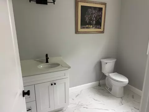 Bath - 44 Grandview Rd, Reading, MA 01867 photo 1 of 4