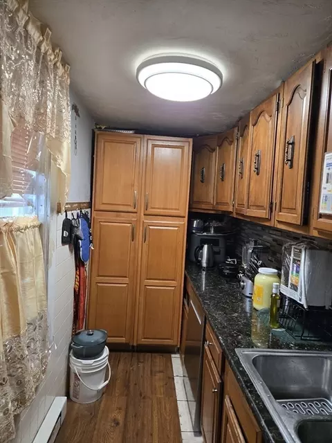 11 Maxwell St, Worcester, MA 01607 photo 5