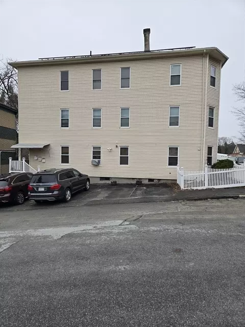 11 Maxwell St, Worcester, MA 01607 photo 2