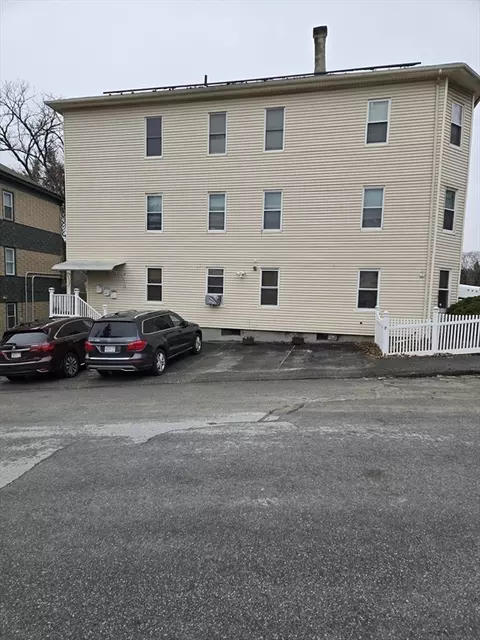 11 Maxwell St, Worcester, MA 01607 photo 3