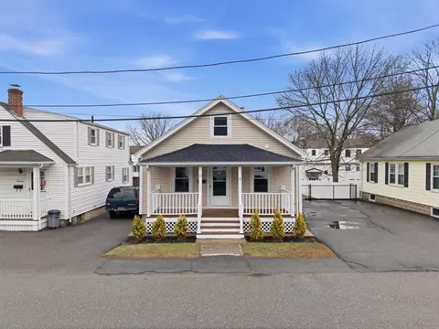 12 Riverside Ct, Saugus, MA 01906