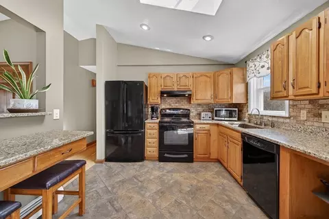 1079 Langley St, Fall River, MA 02720 photo 12