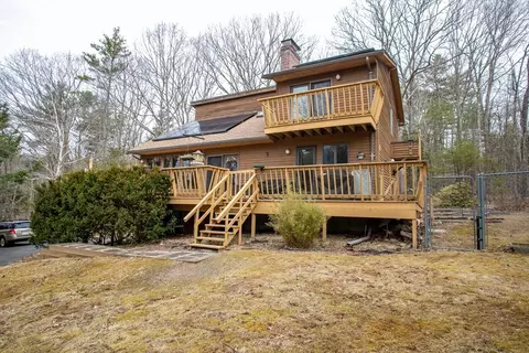 54 Seminole Ave, Hubbardston, MA 01452