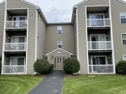4 Marc Dr #4C9, Plymouth, MA 02360