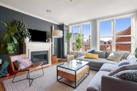 65 Chelsea St #305, Boston, MA 02129