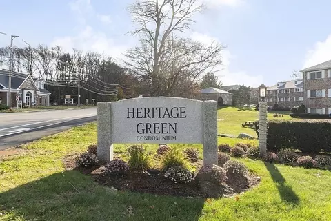 47 Edgelawn Ave #12, North Andover, MA 01845