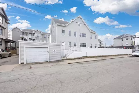 916 County St, Fall River, MA 02723