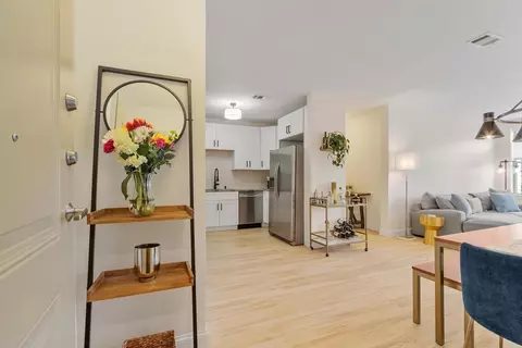 4 Harvest Dr #225, North Andover, MA 01845