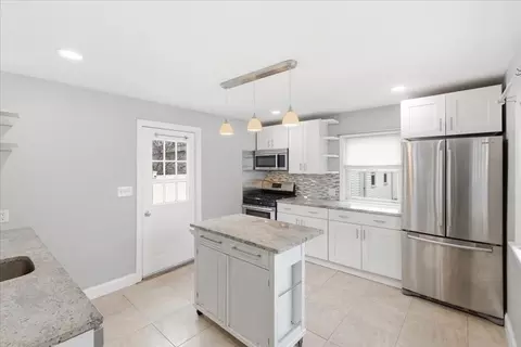 21 Chauncey St, Dedham, MA 02026 photo 4