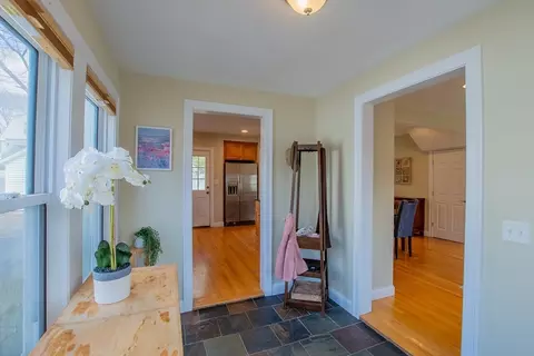 Entry Way - 8 Harrison St, Maynard, MA 01754 photo 2 of 4