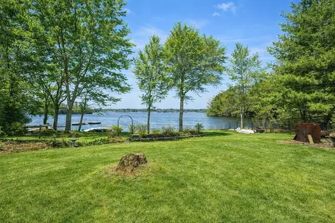 212 Scadding St, Taunton, MA 02780 photo 3
