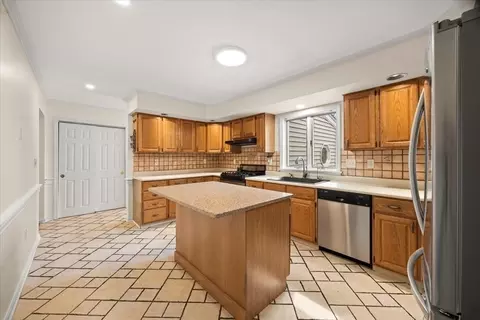 212 Scadding St, Taunton, MA 02780 photo 12