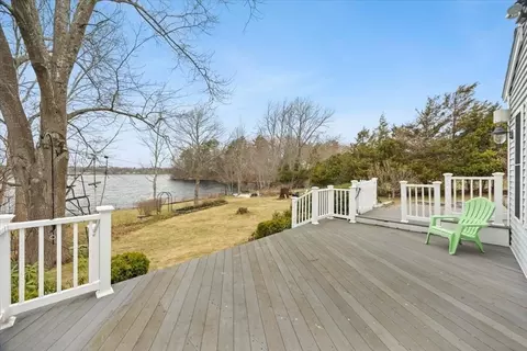 212 Scadding St, Taunton, MA 02780 photo 4