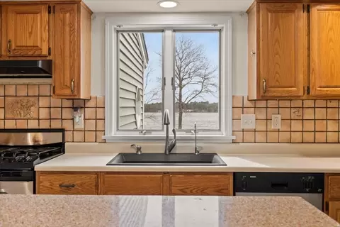 212 Scadding St, Taunton, MA 02780 photo 11