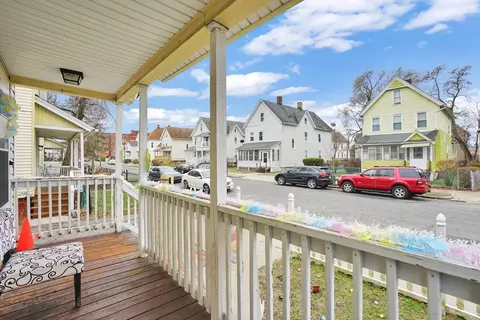 49 Andrew St, Springfield, MA 01109 photo 4