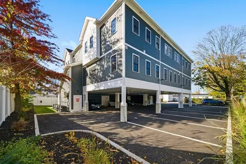 50 N Payne St #A, Quincy, MA 02169
