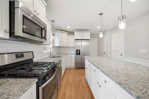 140 Temby St, Springfield, MA 01119 photo 5