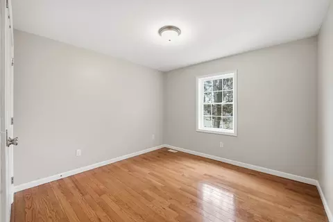 140 Temby St, Springfield, MA 01119 photo 18