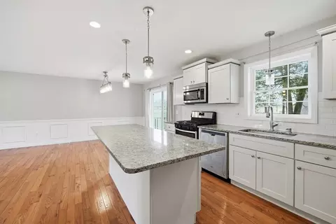 140 Temby St, Springfield, MA 01119 photo 4