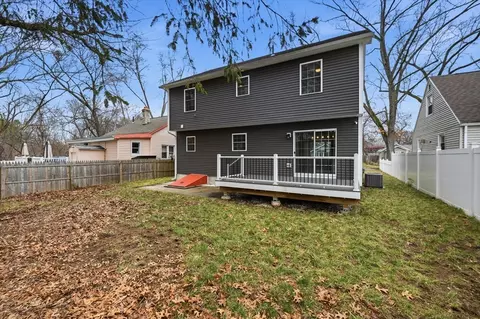 140 Temby St, Springfield, MA 01119 photo 32