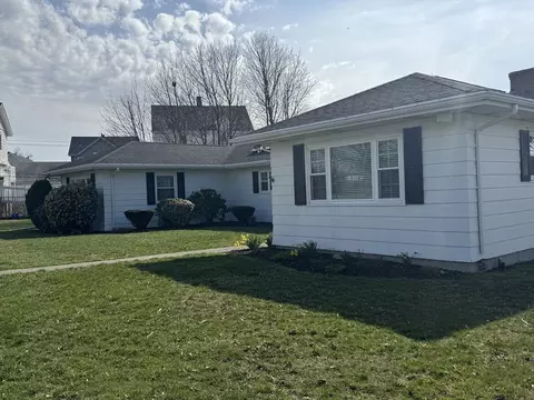 Exterior - 649 Stafford Rd, Fall River, MA 02721 photo 2 of 2
