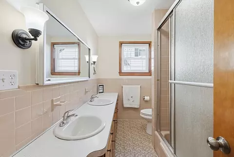 1417 Globe St, Fall River, MA 02721 photo 14
