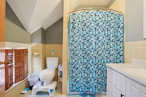 1417 Globe St, Fall River, MA 02721 photo 37